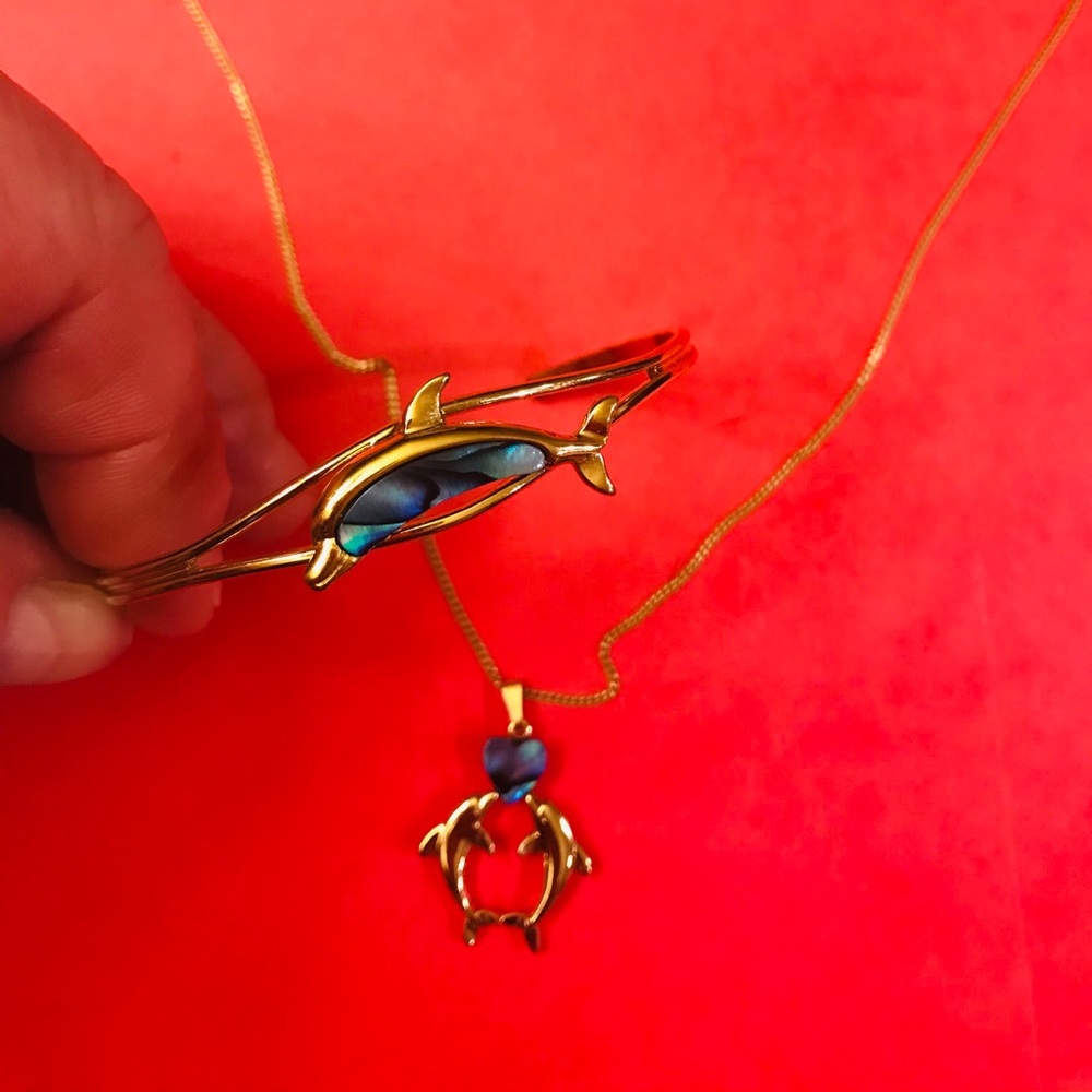 Dolphin necklace/bracelet set with stone